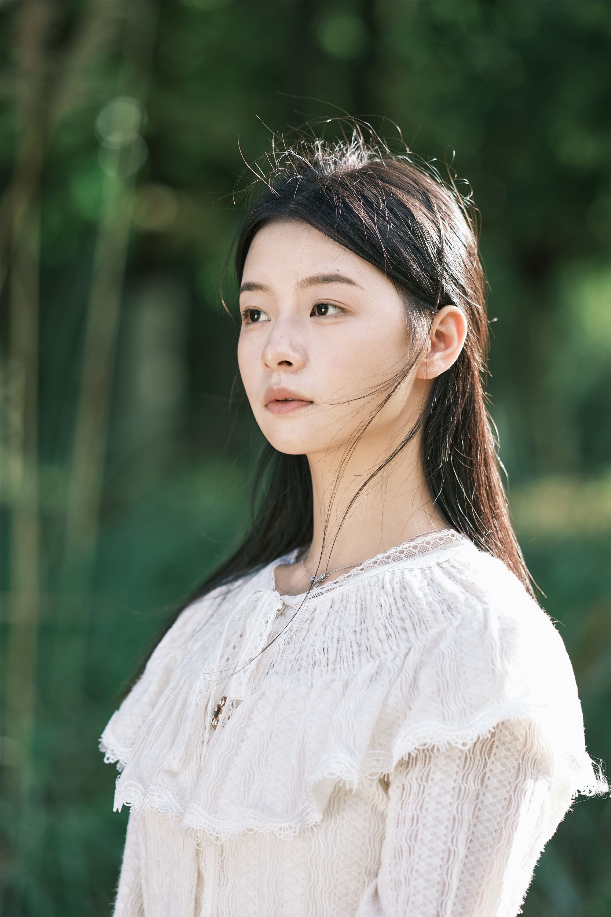 YITUYU艺图语 2025.01.02 秋游 蝴蝶妹妹